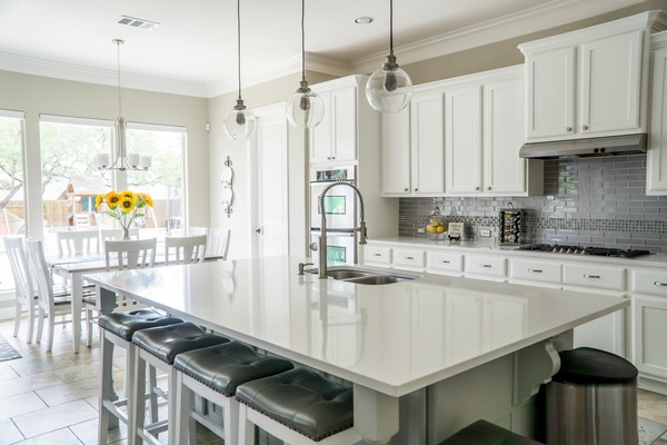 Transforming Your Rental Kitchen: Simple Upgrades with Contemporary Kitchen Decor Accessories